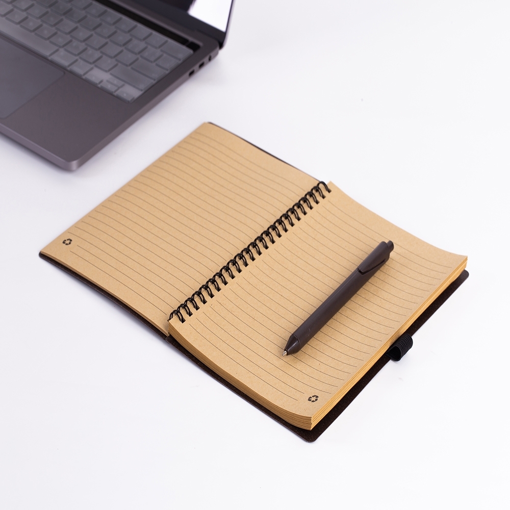 Caderno ecológico com caneta com pauta 21x15 - 2